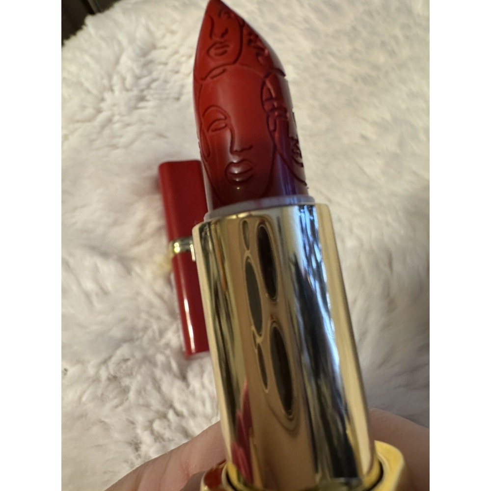 L'Oréal Paris Red Lipstick 300 Vintage New Color Riche‎ Le Rouge Liberte Rare
